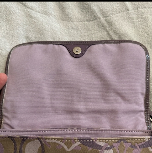 NWT Coach Wristlet - Picture 5 of 7
